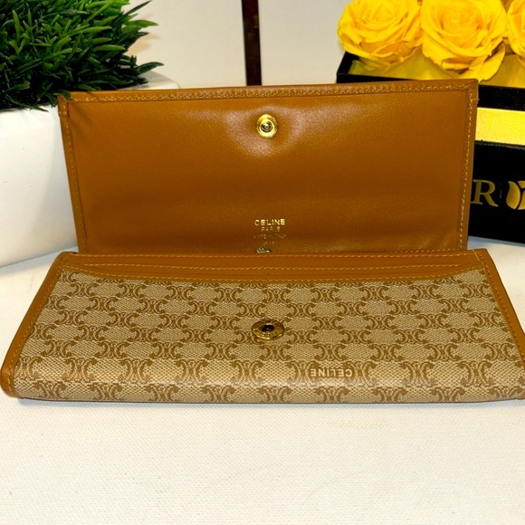 VGUC Celine Wallet w Kiss lock - Picture 7 of 14